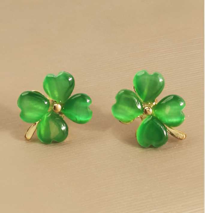 Par de aretes de Jade Natural - Atraen abundancia y buena suerte 2x1